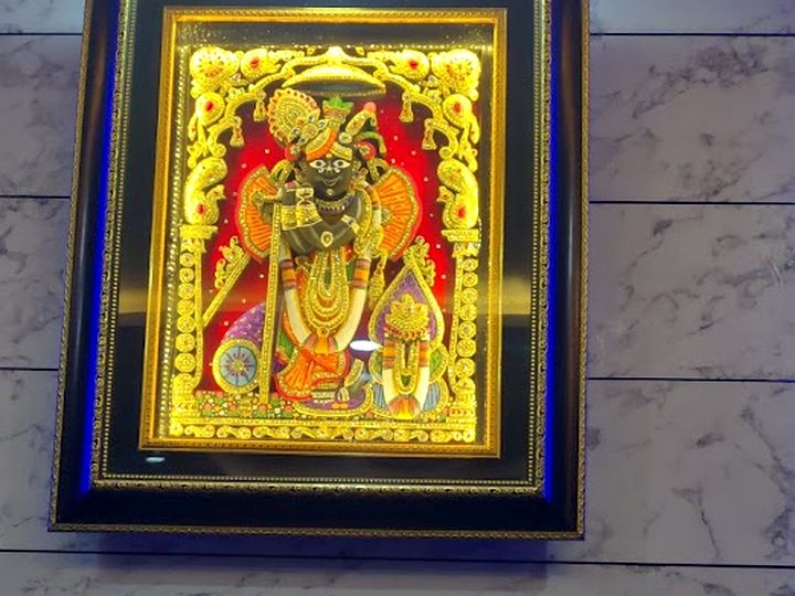 गेस्ट हाउस में विराजमान ठाकुर जी